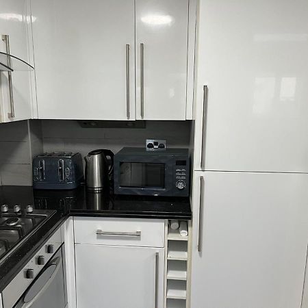 Three Bedroom House In Tooting By Star Apartments Лондон Екстериор снимка