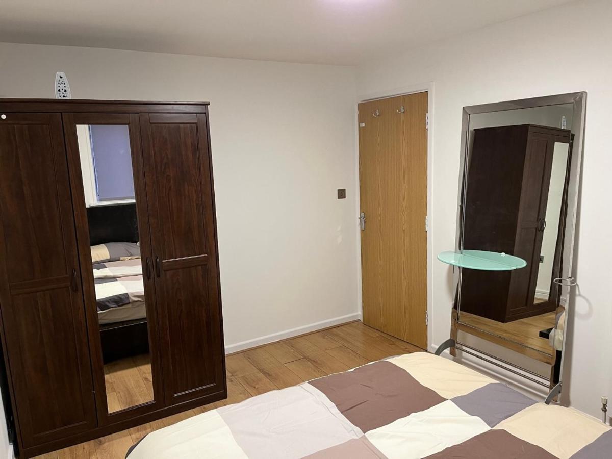 Three Bedroom House In Tooting By Star Apartments Лондон Екстериор снимка