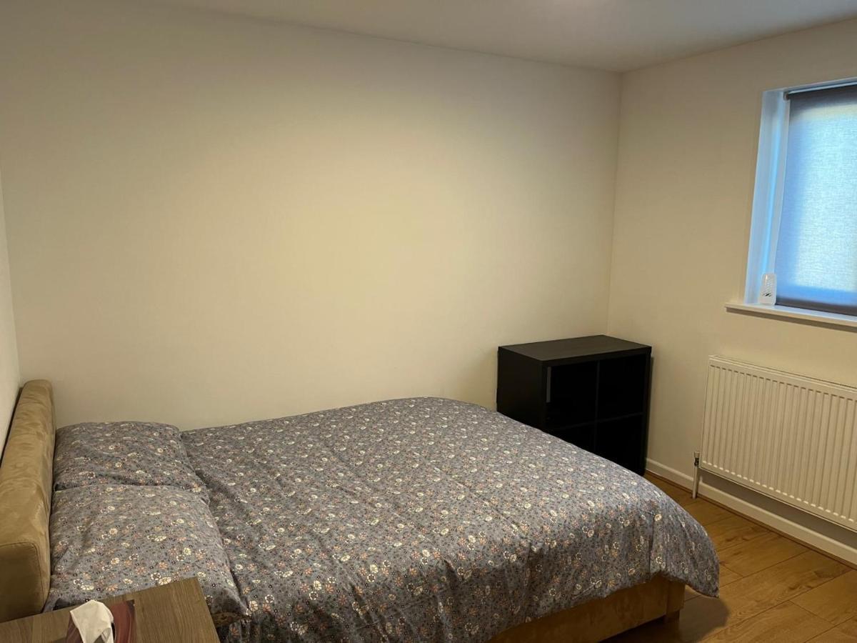 Three Bedroom House In Tooting By Star Apartments Лондон Екстериор снимка