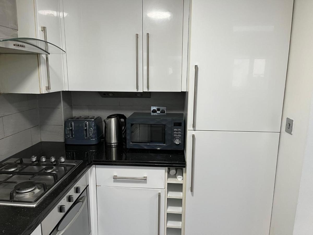 Three Bedroom House In Tooting By Star Apartments Лондон Екстериор снимка