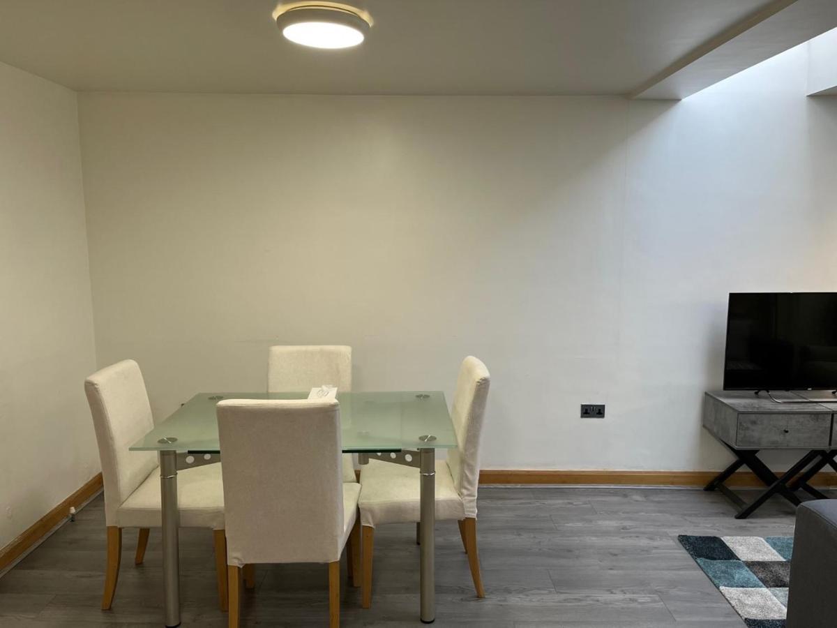 Three Bedroom House In Tooting By Star Apartments Лондон Екстериор снимка