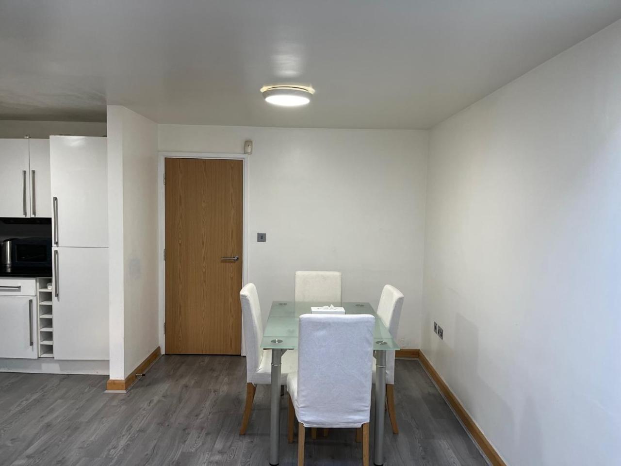 Three Bedroom House In Tooting By Star Apartments Лондон Екстериор снимка